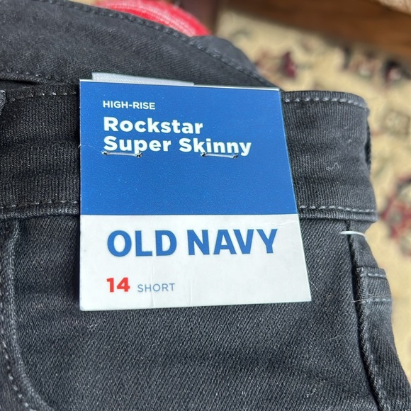 Old Navy high rise super skinny pant - Picture 6 of 6